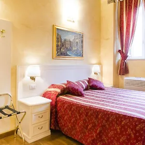 Domus Trevi 3*, Roma Italia